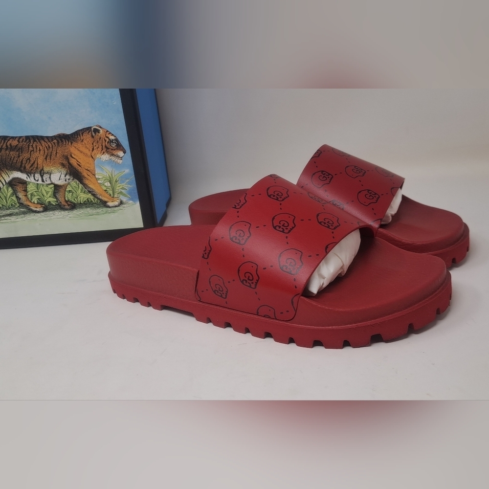 NWT Gucci Women's Slides Sandals Ghost Hamlet Skull Red Calfskin 429360 6 US